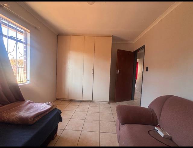 3 BEDROOM HOUSE TO LET IN BLOEMSIDE